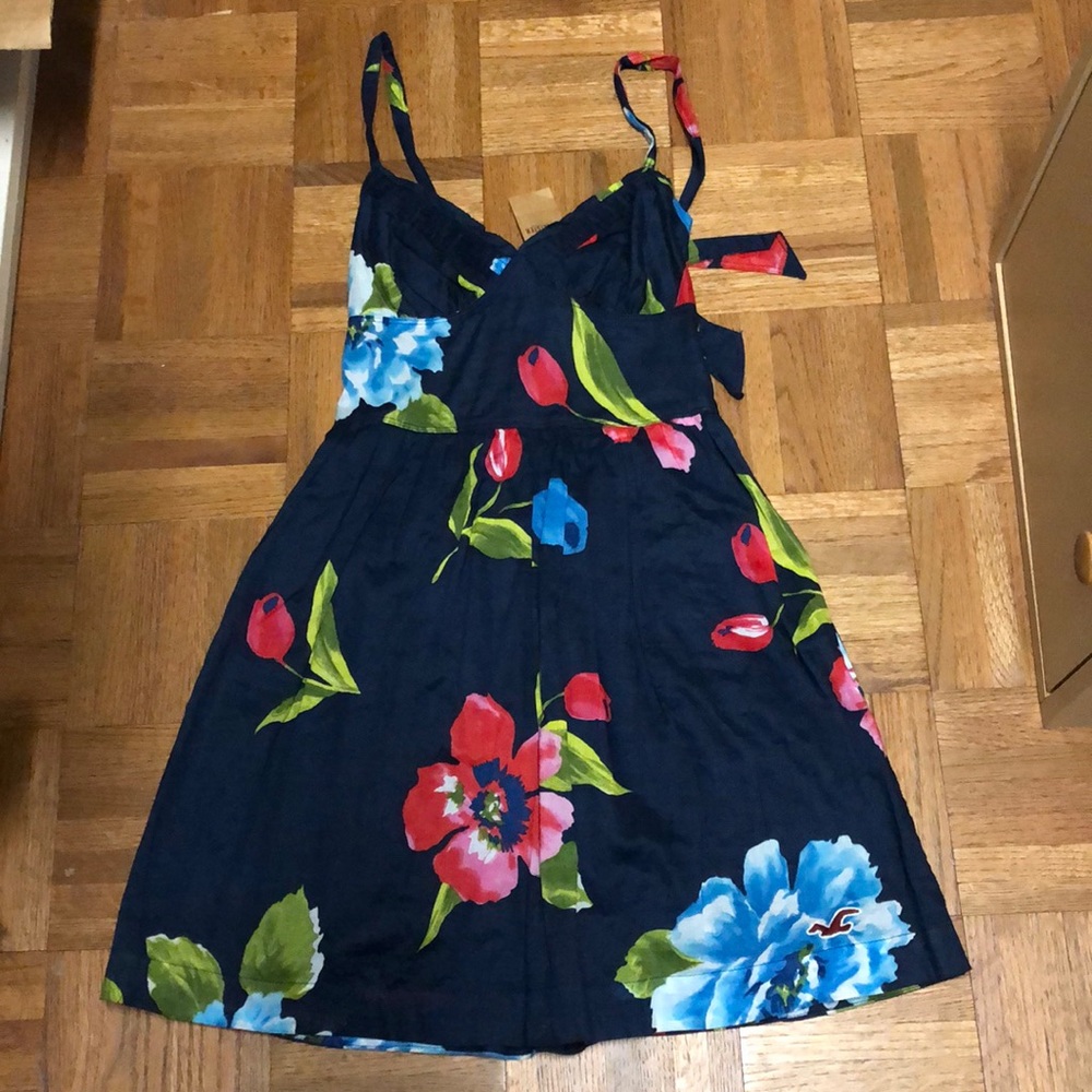 NWT Hollister floral summer dress, XS